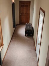 Building Photo - 985 Mammoth Rd