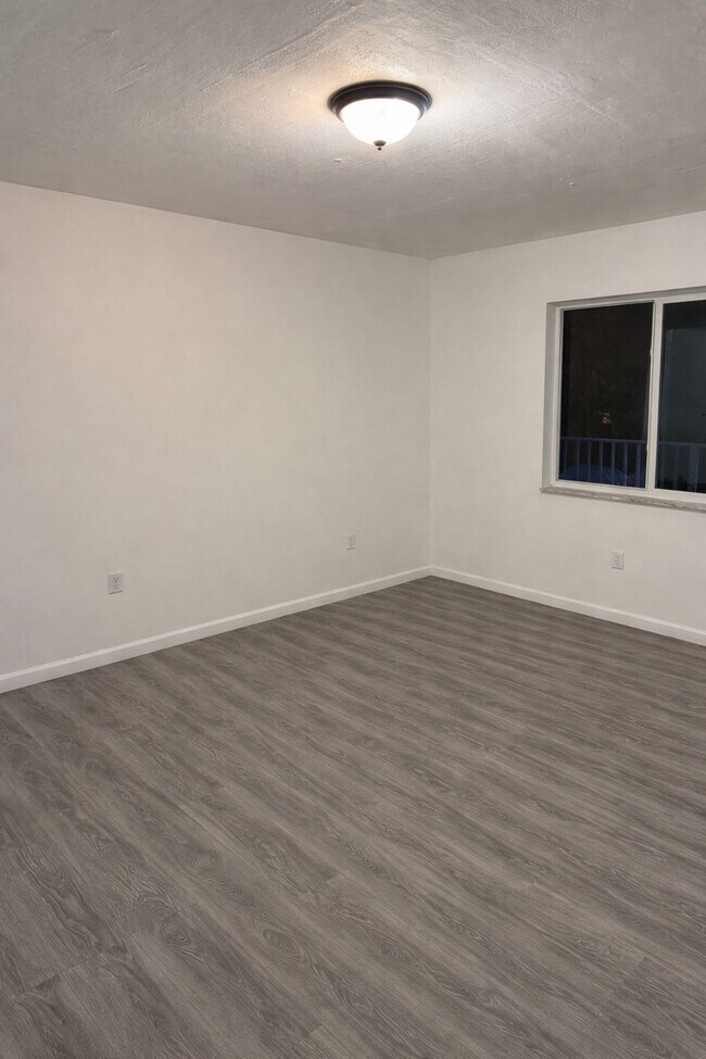 Building Photo - 17050 NW 55 Ave