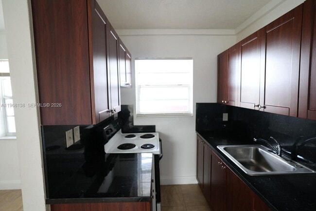 Foto del edificio - 6270 W Flagler St