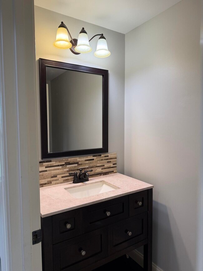 Foto del edificio - 1725 NE Stone Castle Dr