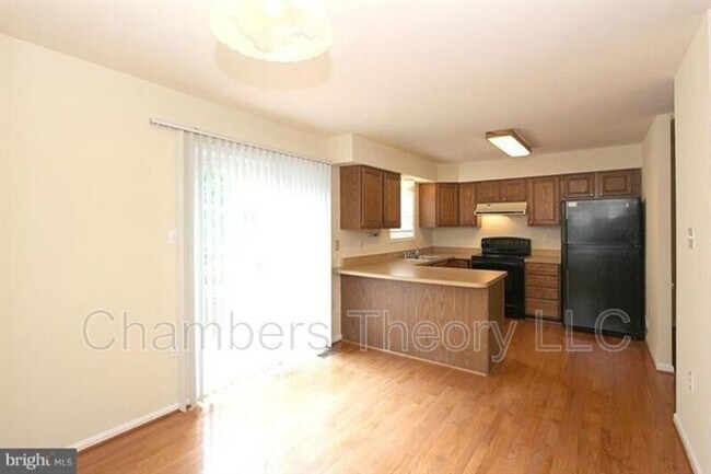 Building Photo - 11956 Sentinel Point Ct