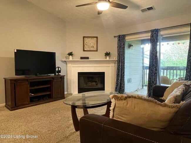 Building Photo - 5305 Pacer Ln