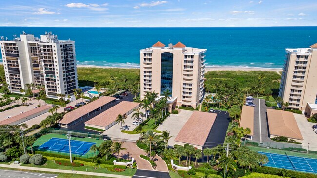 Building Photo - 3000 N Hwy A1A