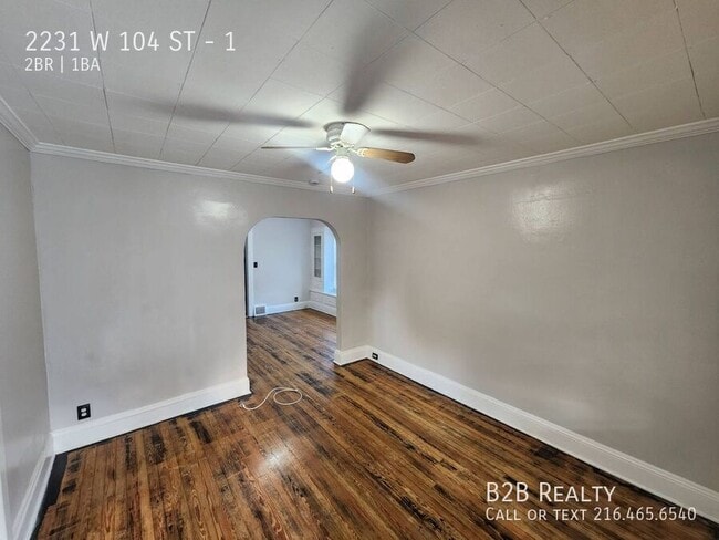 Building Photo - 2231 W 104th St