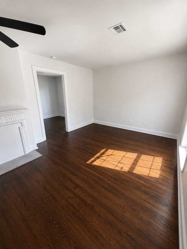 Building Photo - 1535 N Boston Pl