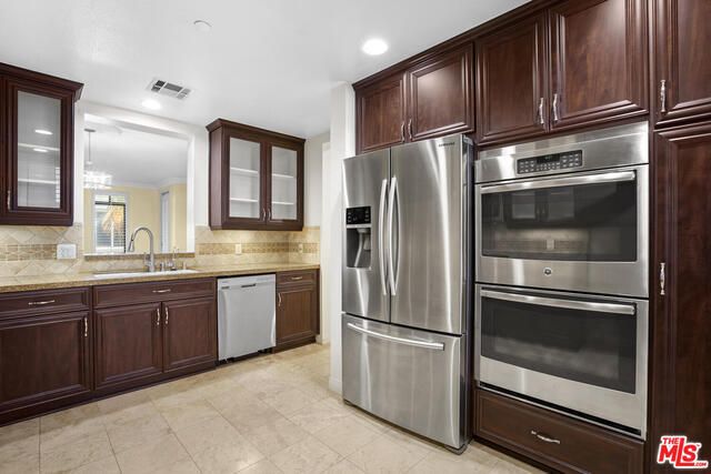 Building Photo - 5625 Crescent Park W