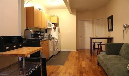 Primary Photo - 371 W 51st St