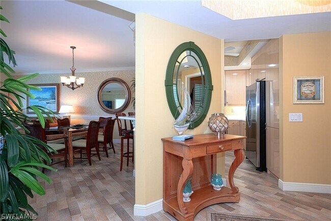 Foto del edificio - 430 Cove Tower Dr