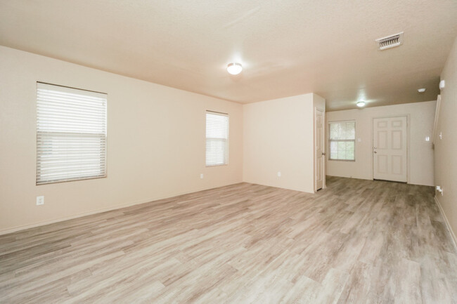Building Photo - 2918 Aspen Mdw