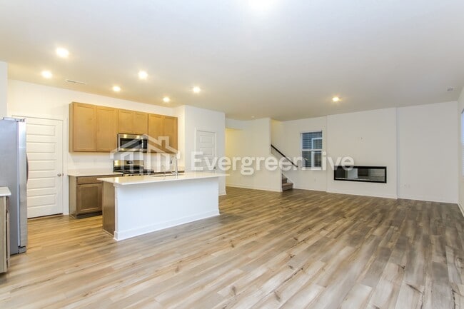 Foto del edificio - 4460 Laughter Ct