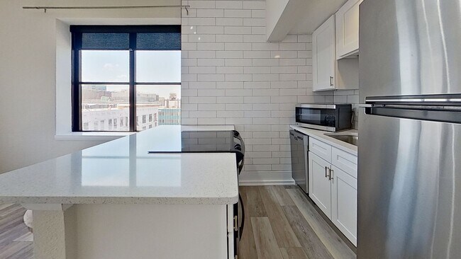 Foto del edificio - Renovated Unit in an excellent location!!