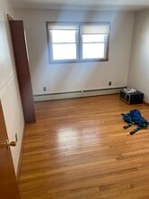 Building Photo - 955 Thorme St