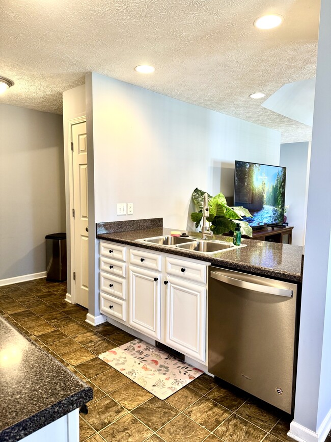 Building Photo - 408 Cedar Hollow Dr