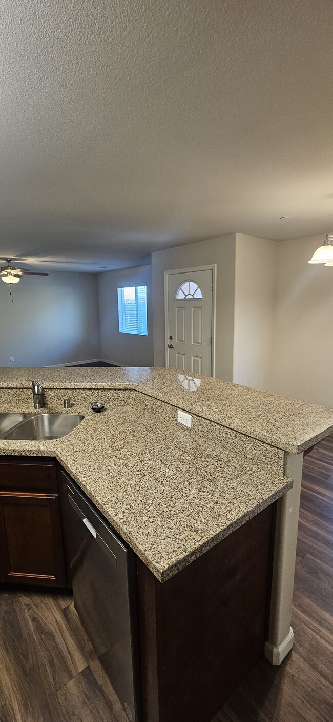 Building Photo - 2175 Bella Oaks Dr
