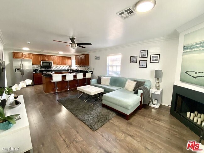 Building Photo - 3 br, 2 bath House - 4810 Pickford St