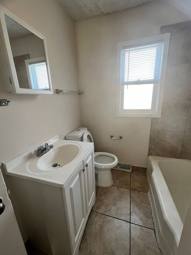 Foto del edificio - 3 Bedroom Home with 1.5 Bathrooms