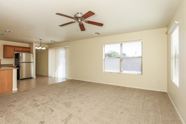 Foto del edificio - 1360 E Clifton Ave