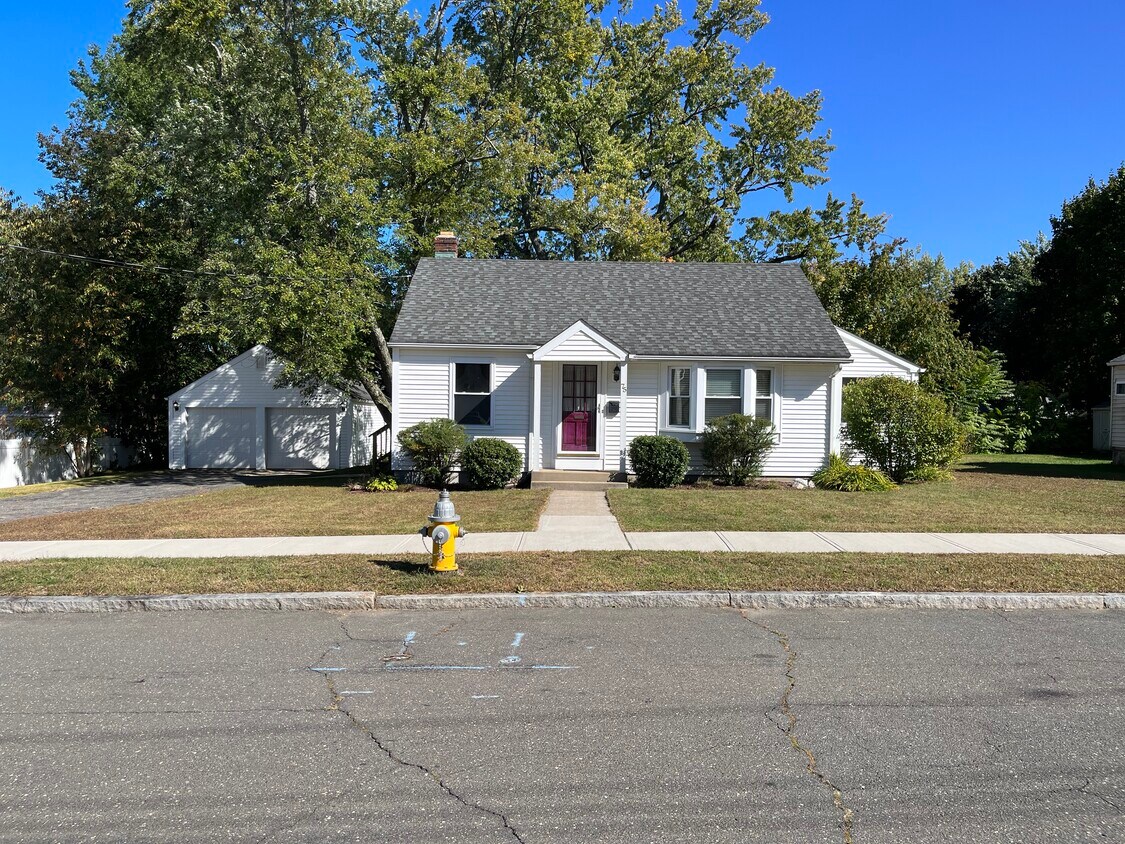 75 Grandview St, Springfield, MA 01118 House Rental in Springfield