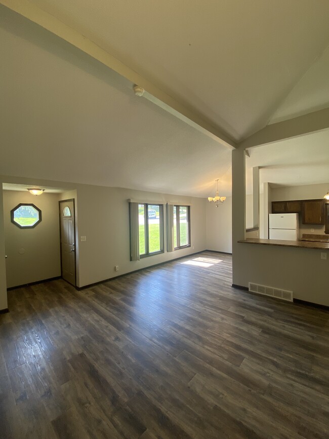 Building Photo - 3105 N 95th St