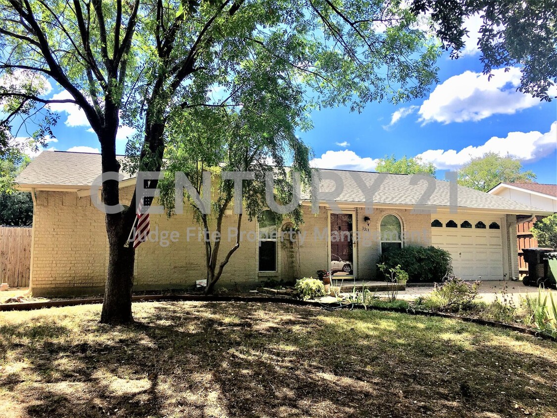 Primary Photo - Super Cute 4/2/1 in East Plano For Rent!