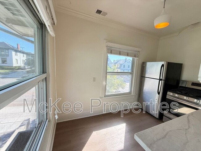 Foto del edificio - 2144 1/2 First Avenue