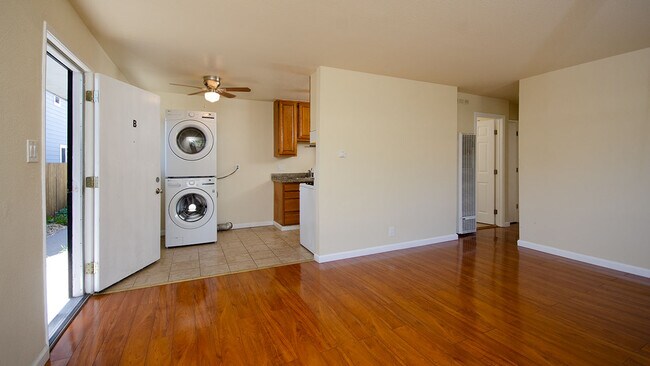 Building Photo - 916 63rd St