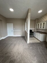 Building Photo - 1049 Park Ave