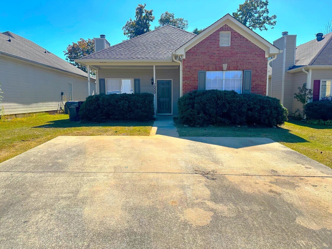 Primary Photo - 1000 McAllister Dr
