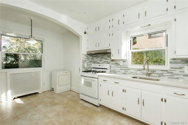 Foto del edificio - 14 Oakridge Pl