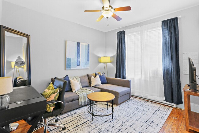 Foto del edificio - 1211 33RD St NW