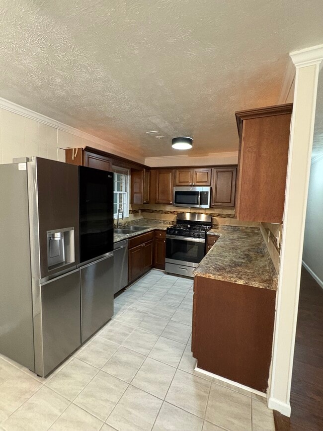 Building Photo - 169 Fleetwood Way