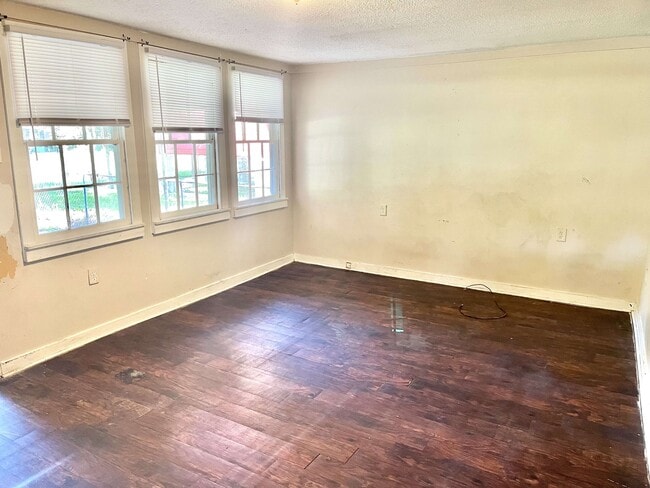 Photo - 4857 Shelley St House