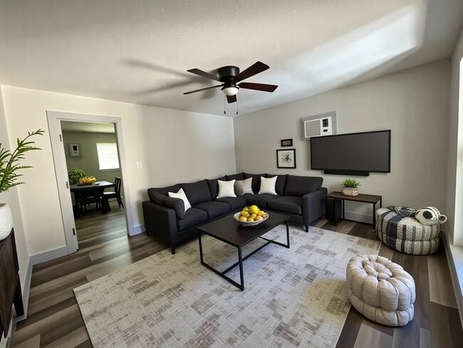 Building Photo - 8335 Bonner Dr