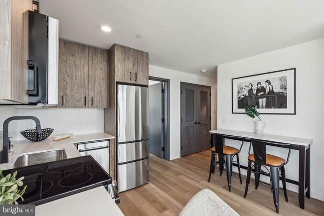 Building Photo - 1122 Frankford Ave