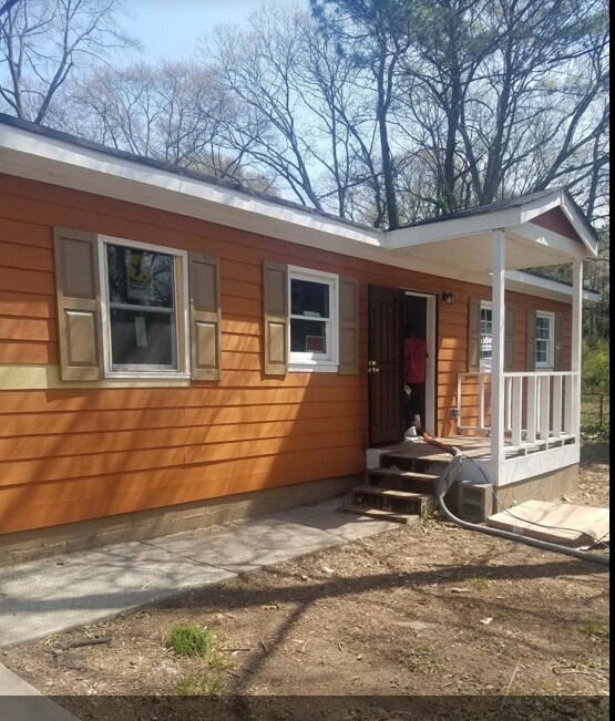 Building Photo - 1814 Evans Dr SW