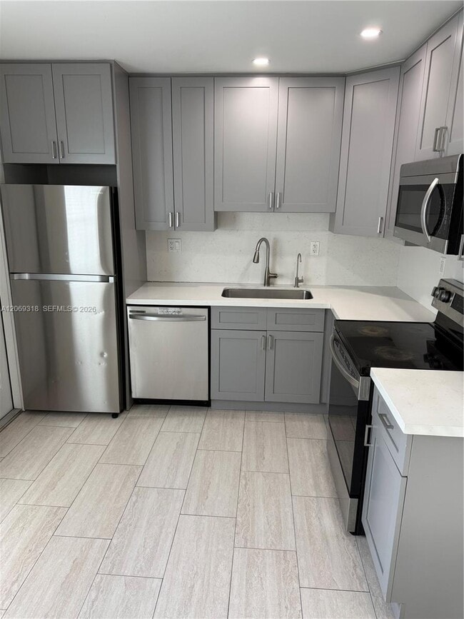 Photo - $2,550 1844 Adams St # N House