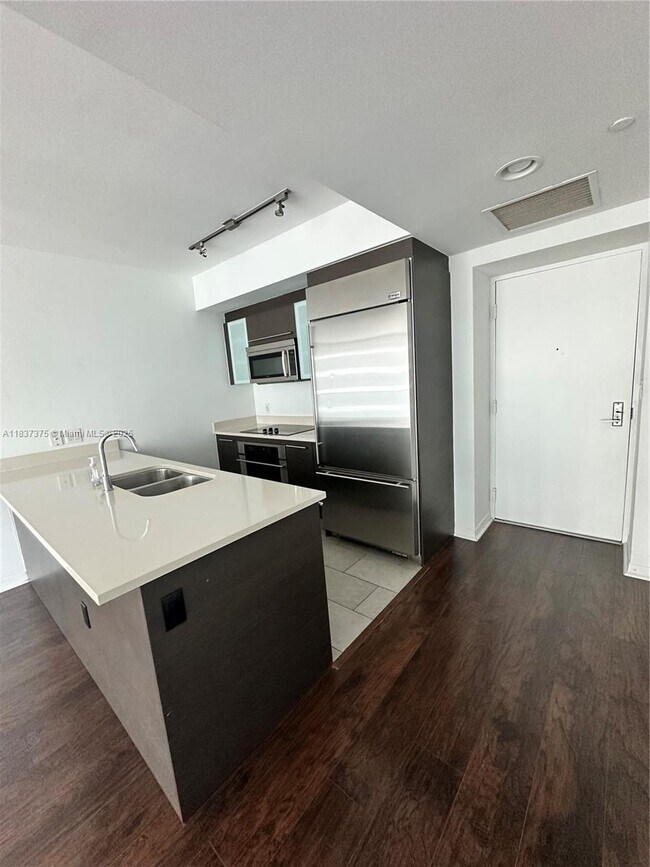 Foto del edificio - 500 Brickell Ave