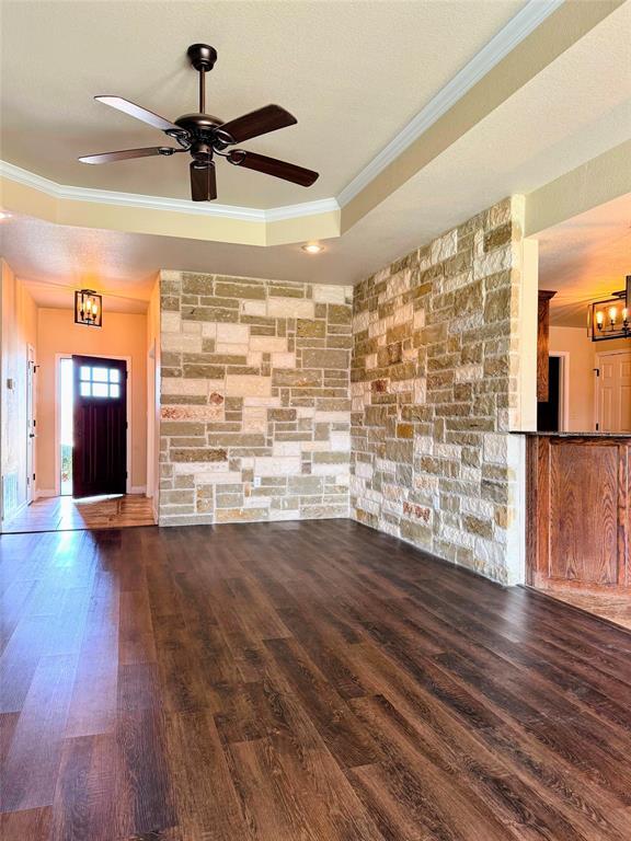 Foto del edificio - 220 Derek Ln