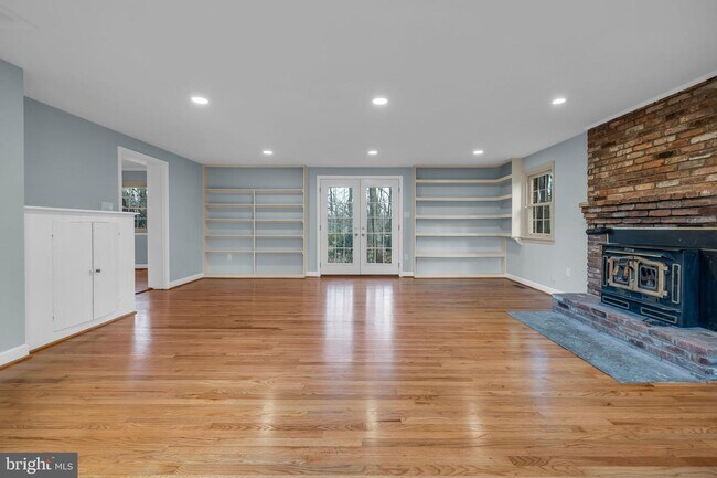 Building Photo - 9124 Bois Ave