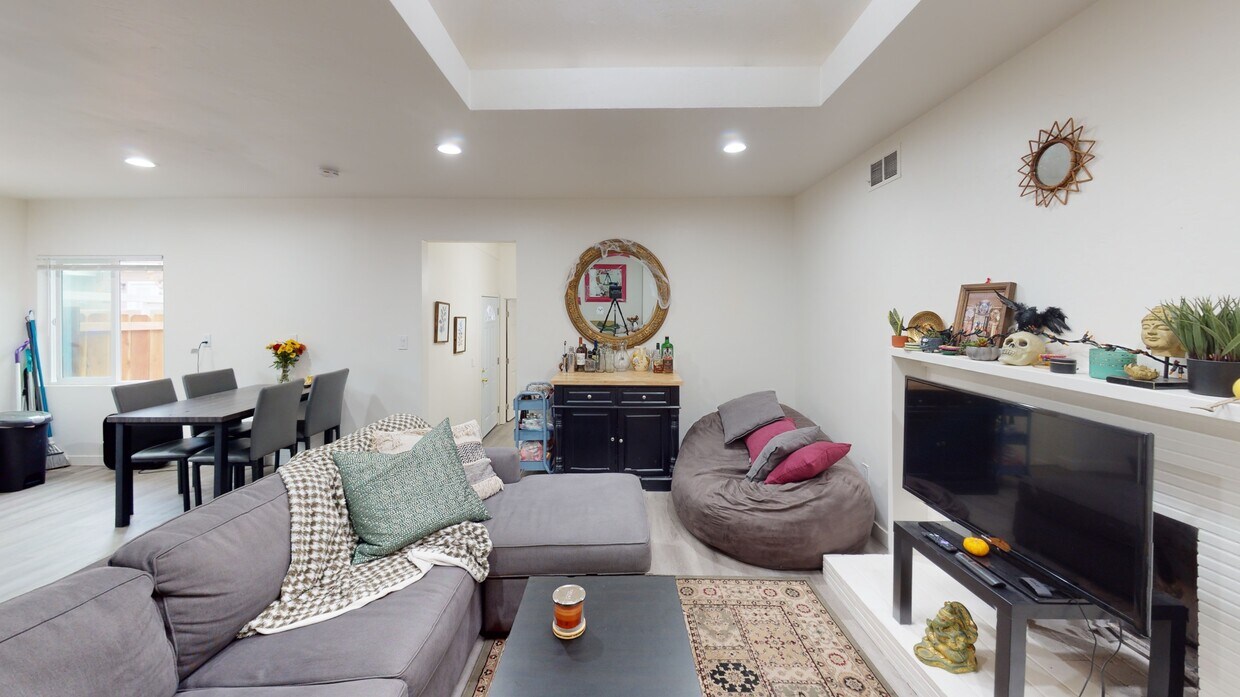 Foto principal - 5348 W Falls View Dr