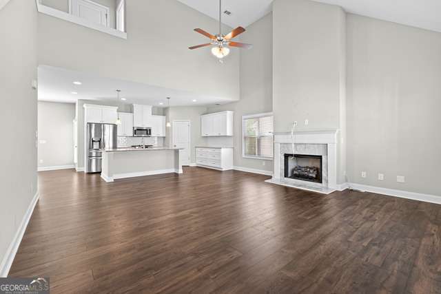 Foto del edificio - 517 Lago Ct