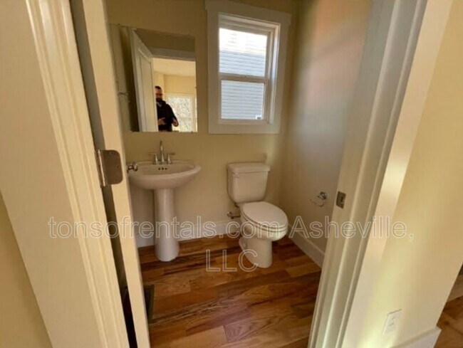 Foto del edificio - 277 N Bear Creek Rd