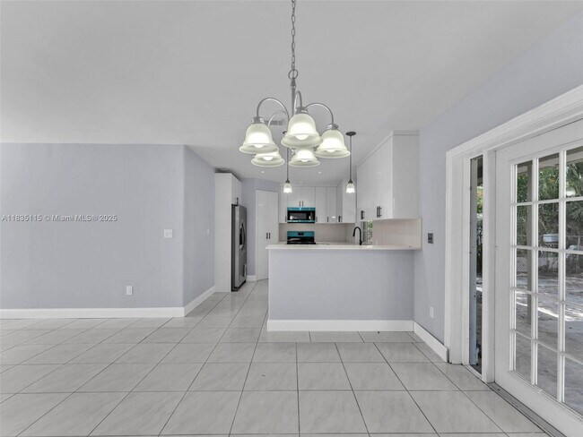 Foto del edificio - 6525 SW 18th St