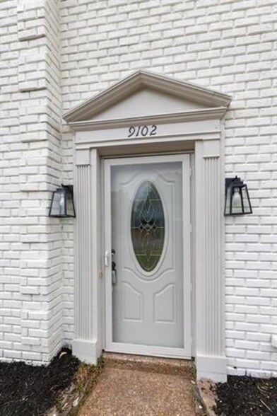 Foto del edificio - 9102 Valkrie Ln
