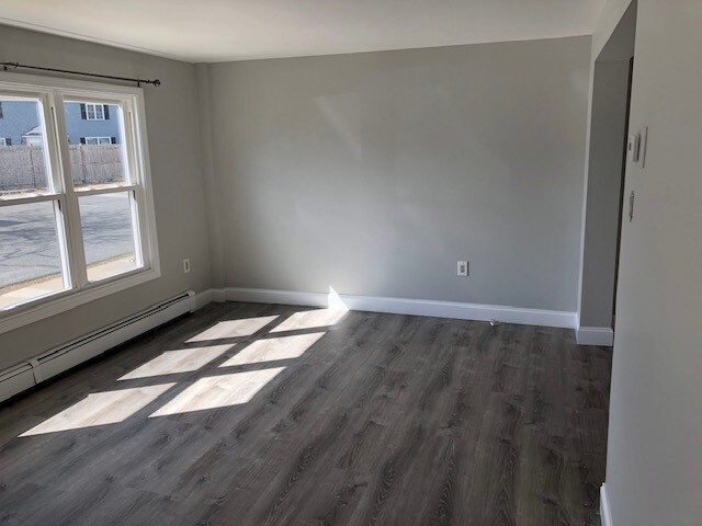 Sala de estar - 940 W Main St