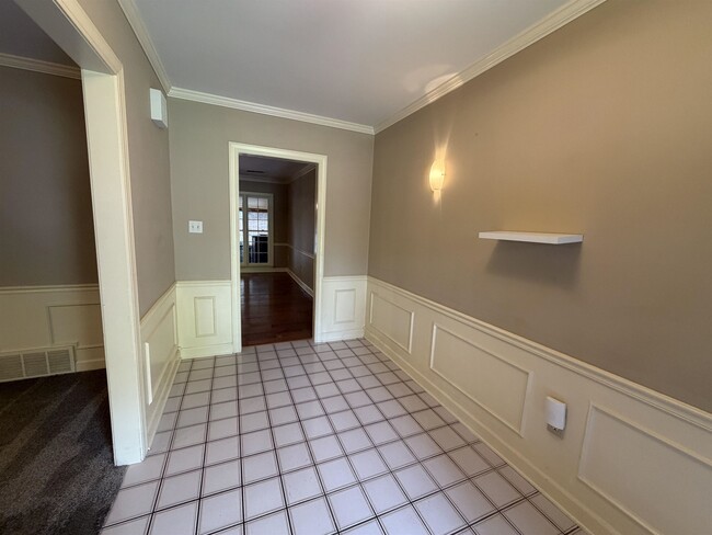 Building Photo - 956 Rolling Oaks Ln