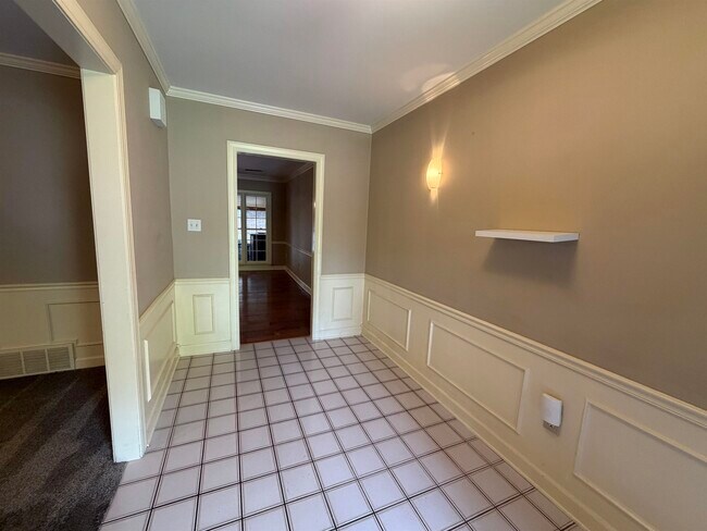 Foto del edificio - 956 Rolling Oaks Ln