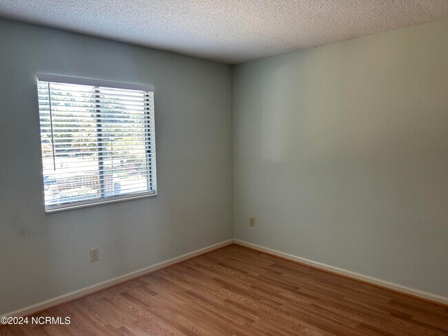 Foto del edificio - 3625 St Johns Ct