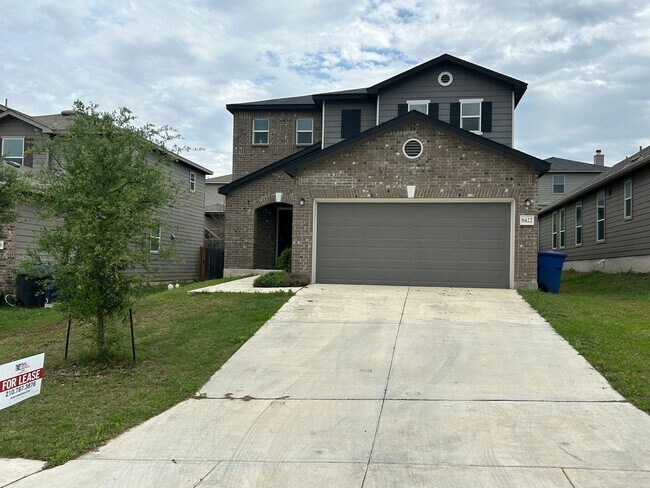 Foto del edificio - **Application Received** AVAILABLE NOW! 3 ...