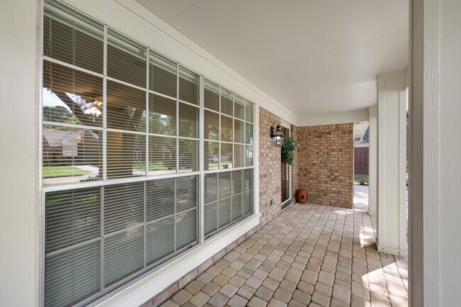 Foto del edificio - 8910 Driftstone Dr